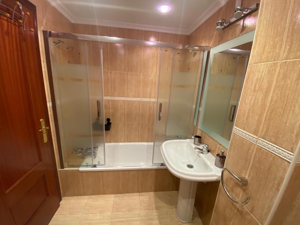 Apartamento En Complejo Residencial Rovacias Комильяс Экстерьер фото